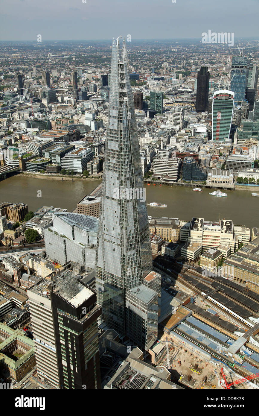 Vue aérienne du Shard et la ville de Londres avec le bâtiment talkie walkie Banque D'Images