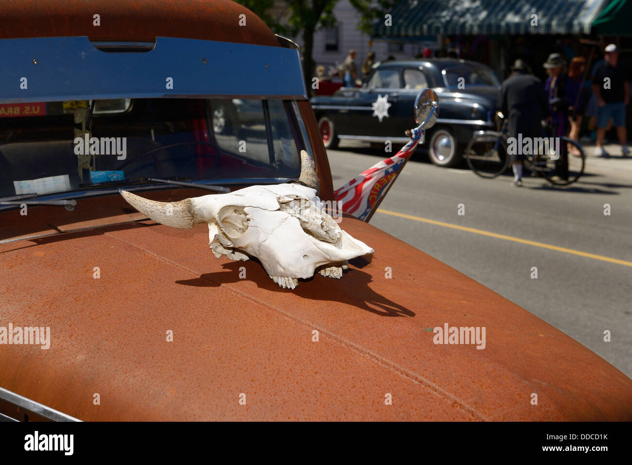 Ford Mercury rouillé M-1 chariot avec crâne de direction sur le capot à Coldwater steampunk festival Ontario Canada Banque D'Images