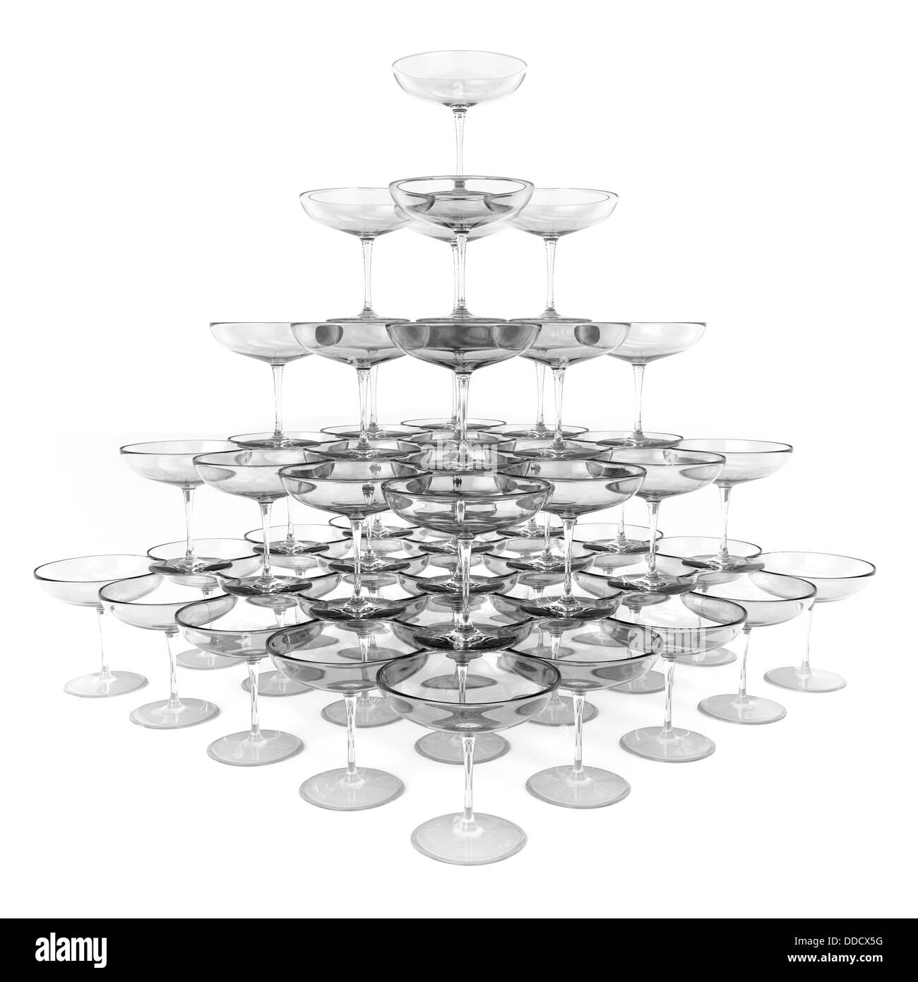 Pyramide de verres - Isolé sur fond blanc Banque D'Images