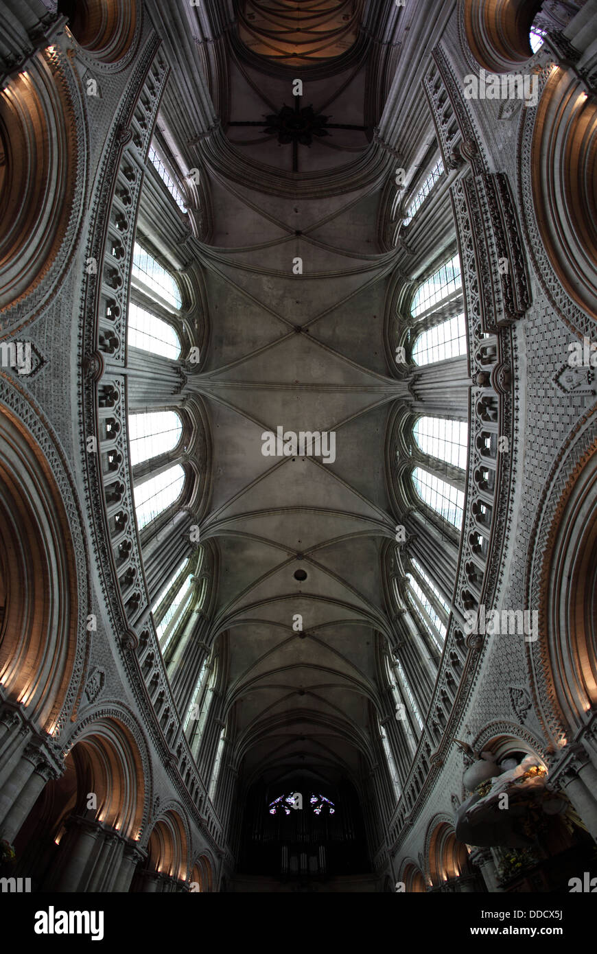 Toit de la cathédrale de Bayeux, de l'intérieur de la Nef au plafond Banque D'Images