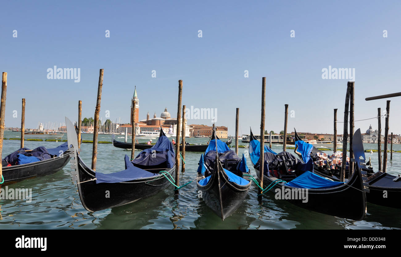 Ferry de transport de l'extérieur dans la mer Venise Italie Banque D'Images