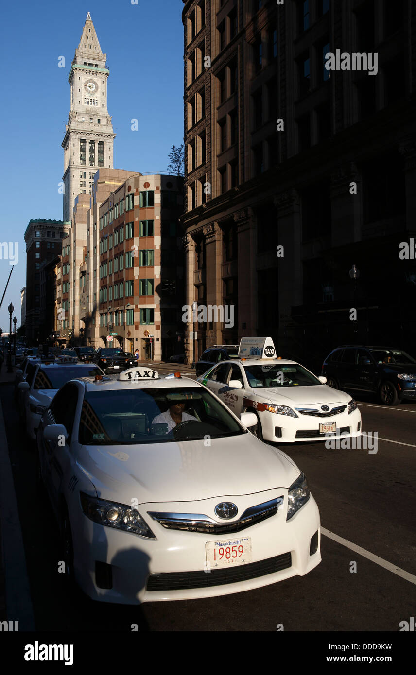 Les taxis sur la State Street, Boston, Massachusetts Banque D'Images
