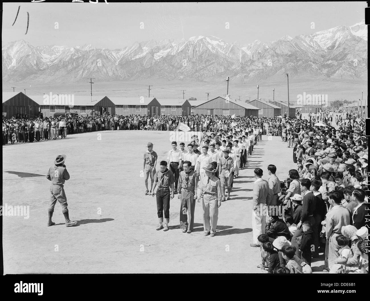 Les services du Memorial Day au Manzanar Relocation Center en Californie, l'un des camps d'internement pour les Japonais américains pendant la seconde Guerre mondiale le centre faisait partie du programme de réinstallation du gouvernement américain pendant la guerre. Banque D'Images