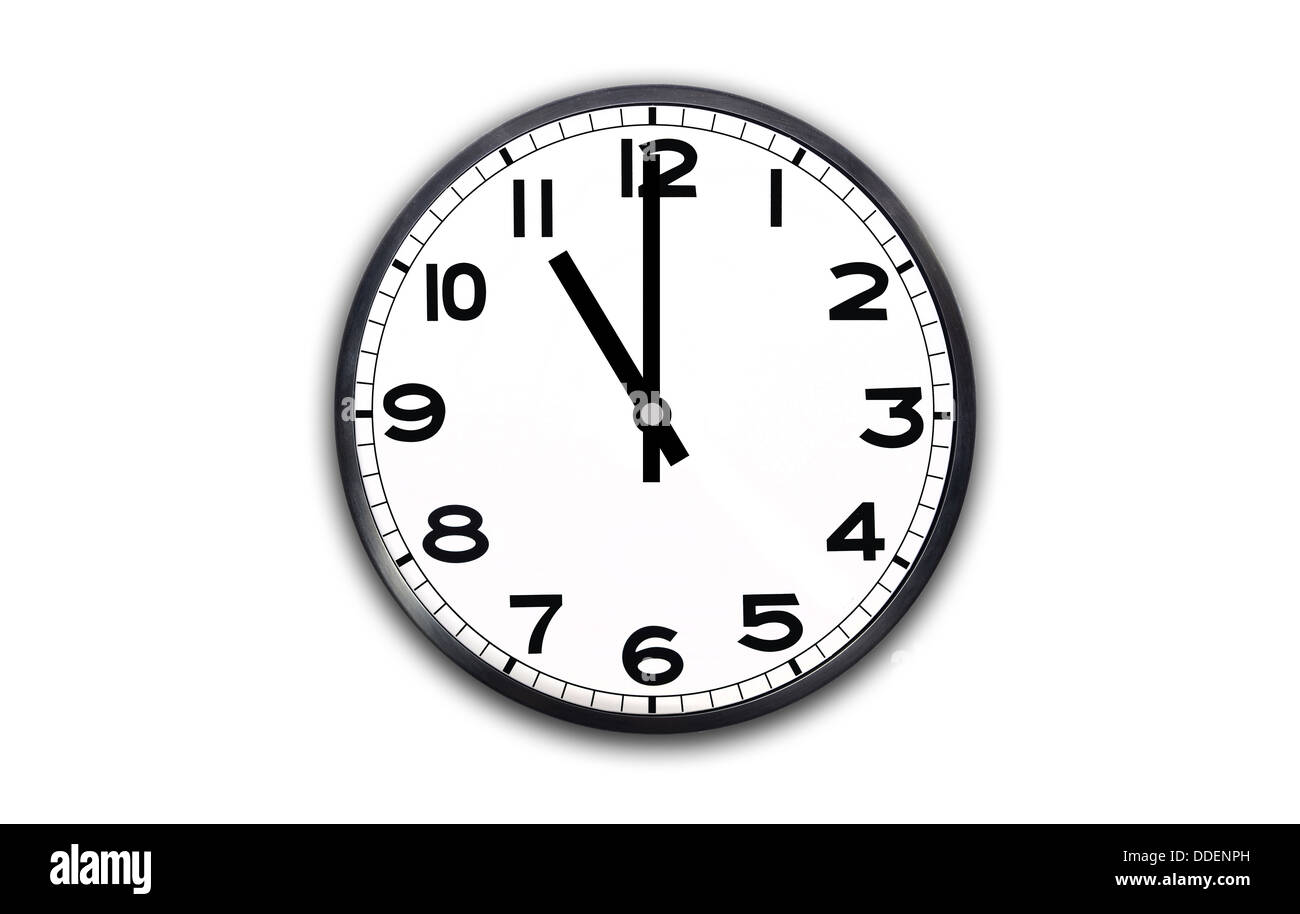 Часы остановились движенья. Часы показывают 10 часов. Часы 10 вечера. 10 O'Clock. Часы в движении.