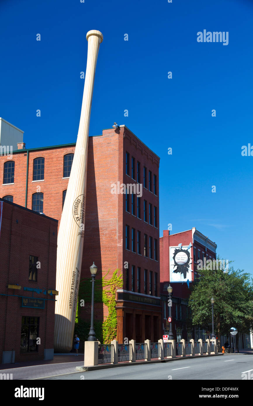 La batte de baseball Louisville Slugger Museum et usine produisant des bâtons de baseball en bois Banque D'Images