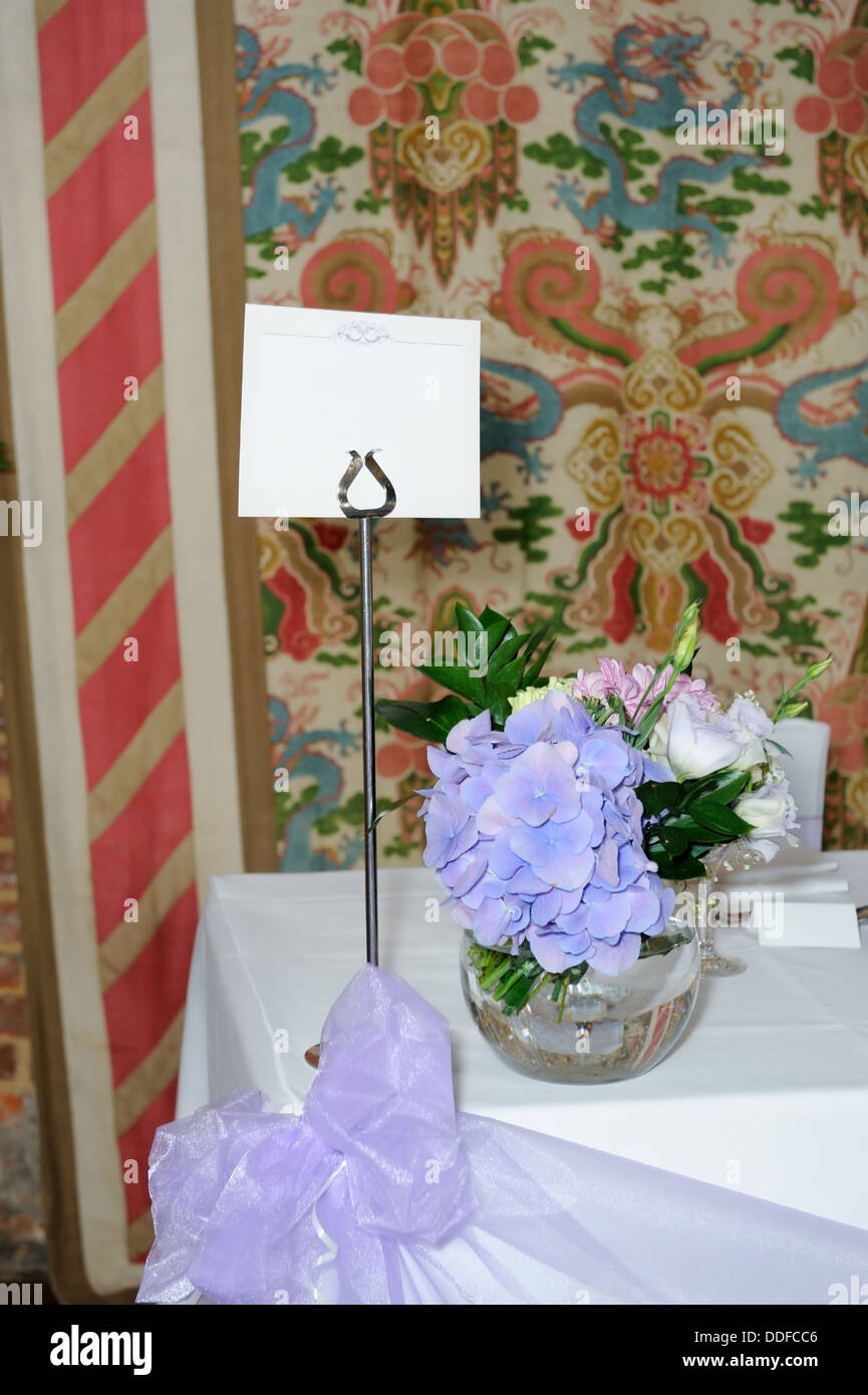 Réception de Mariage Décoration table flower arrangement Banque D'Images