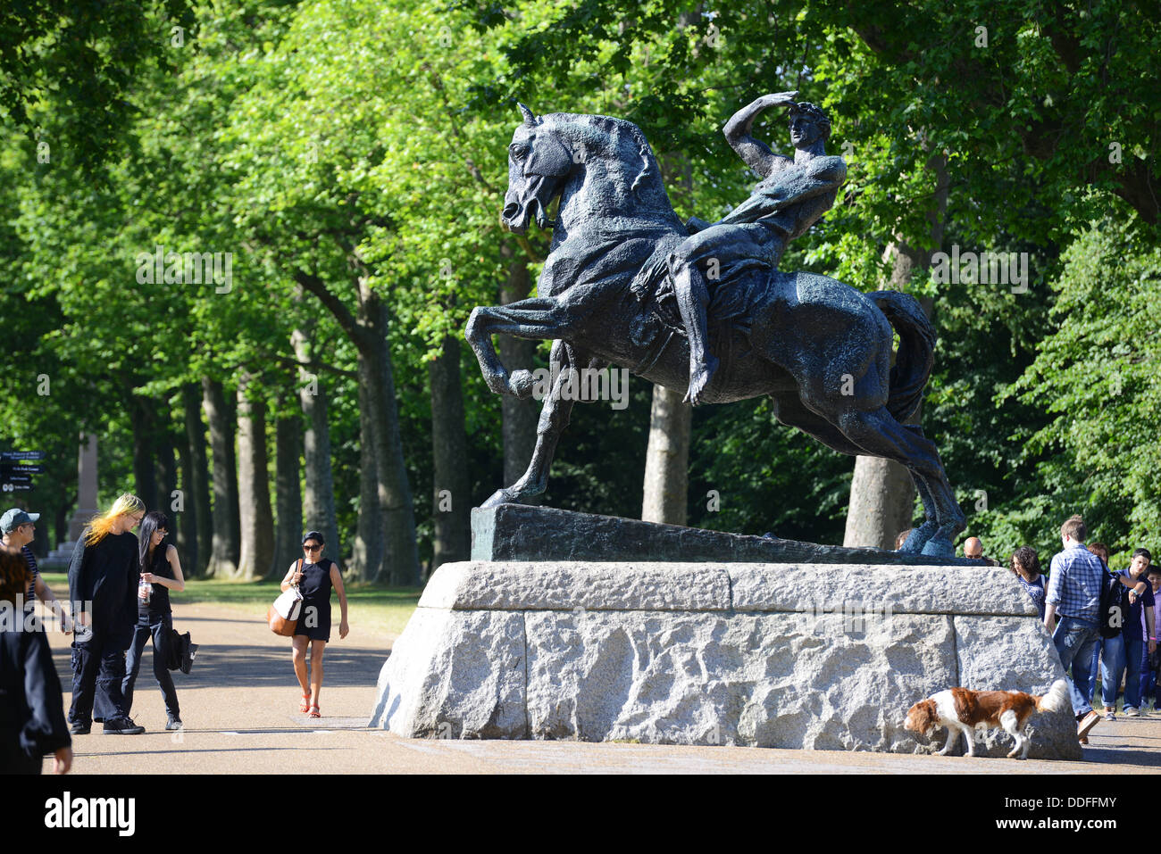 L'énergie physique statue par George Frederic Watts, Kensington Gardens, London, England, UK Banque D'Images