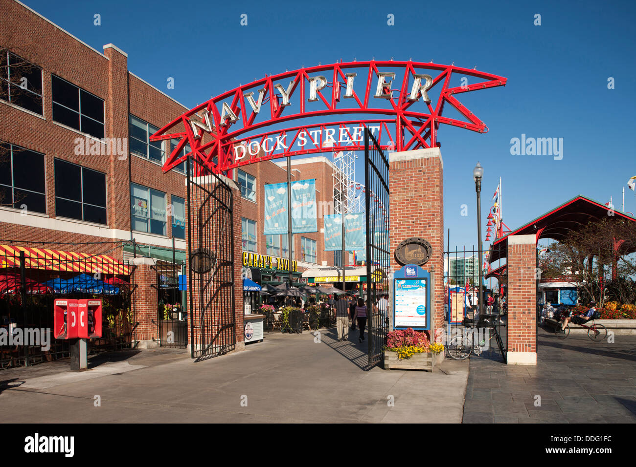 ENTRÉE ARCHWAY DOCK STREET NAVY PIER CHICAGO ILLINOIS ÉTATS-UNIS Banque D'Images