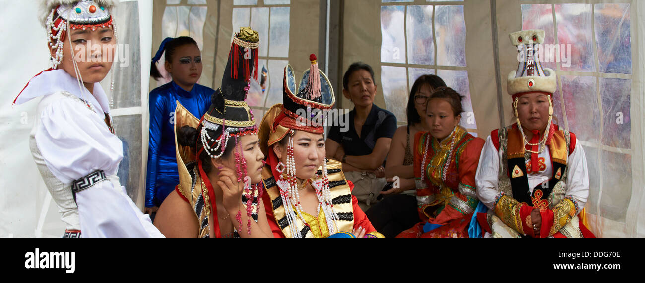 La Mongolie, Oulan Bator, Sukhbaatar Square, parade de costumes pour le festival Naadam Banque D'Images