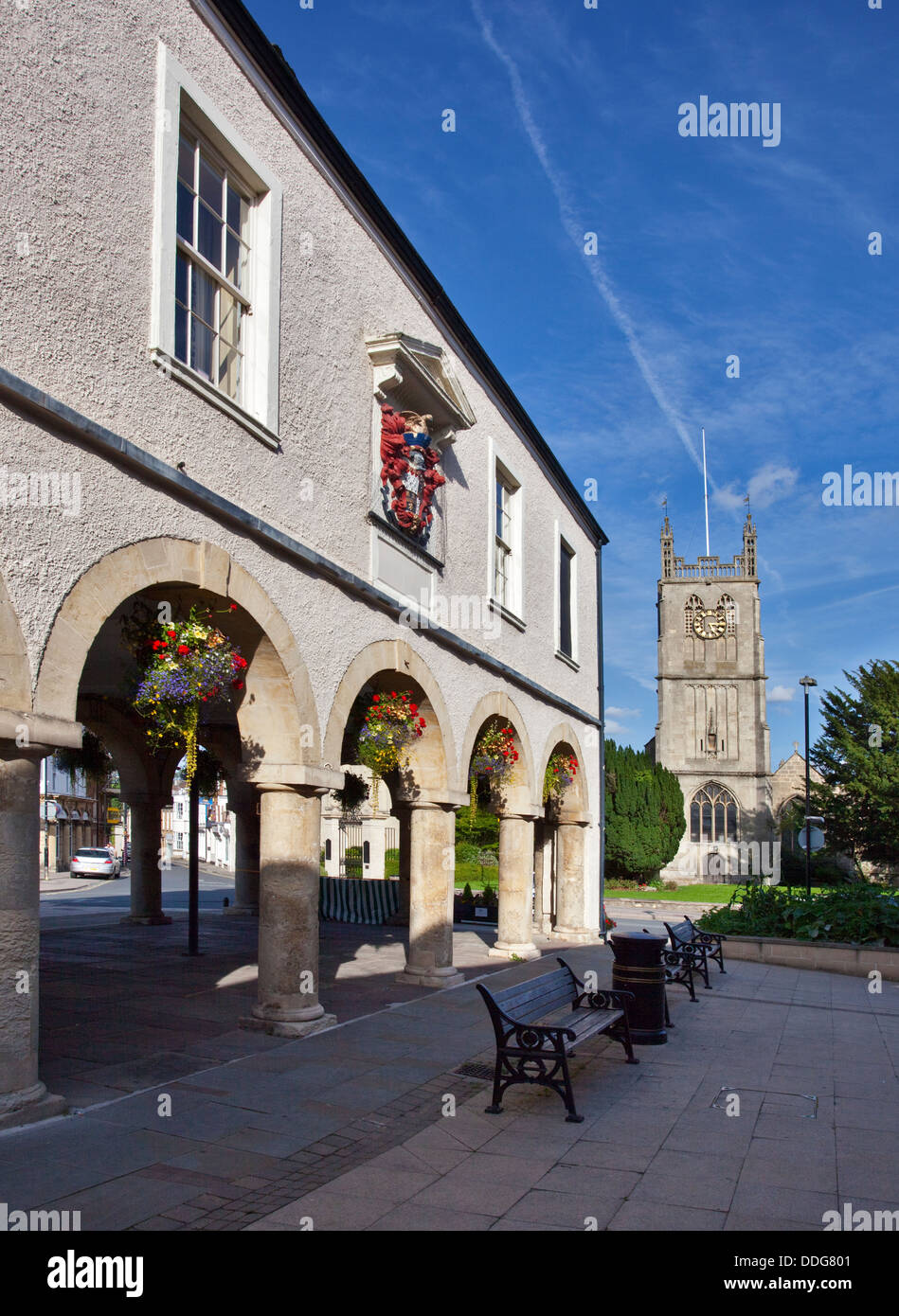 Dursely Place du marché et de la grande église St James, Dursley, Gloucestershire, Angleterre Banque D'Images