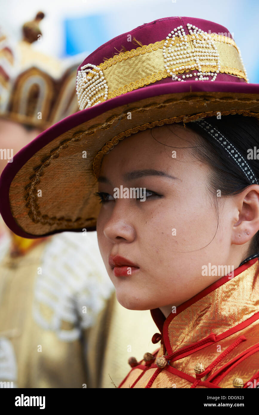 La Mongolie, Oulan Bator, Sukhbaatar Square, parade de costumes pour le festival Naadam Banque D'Images