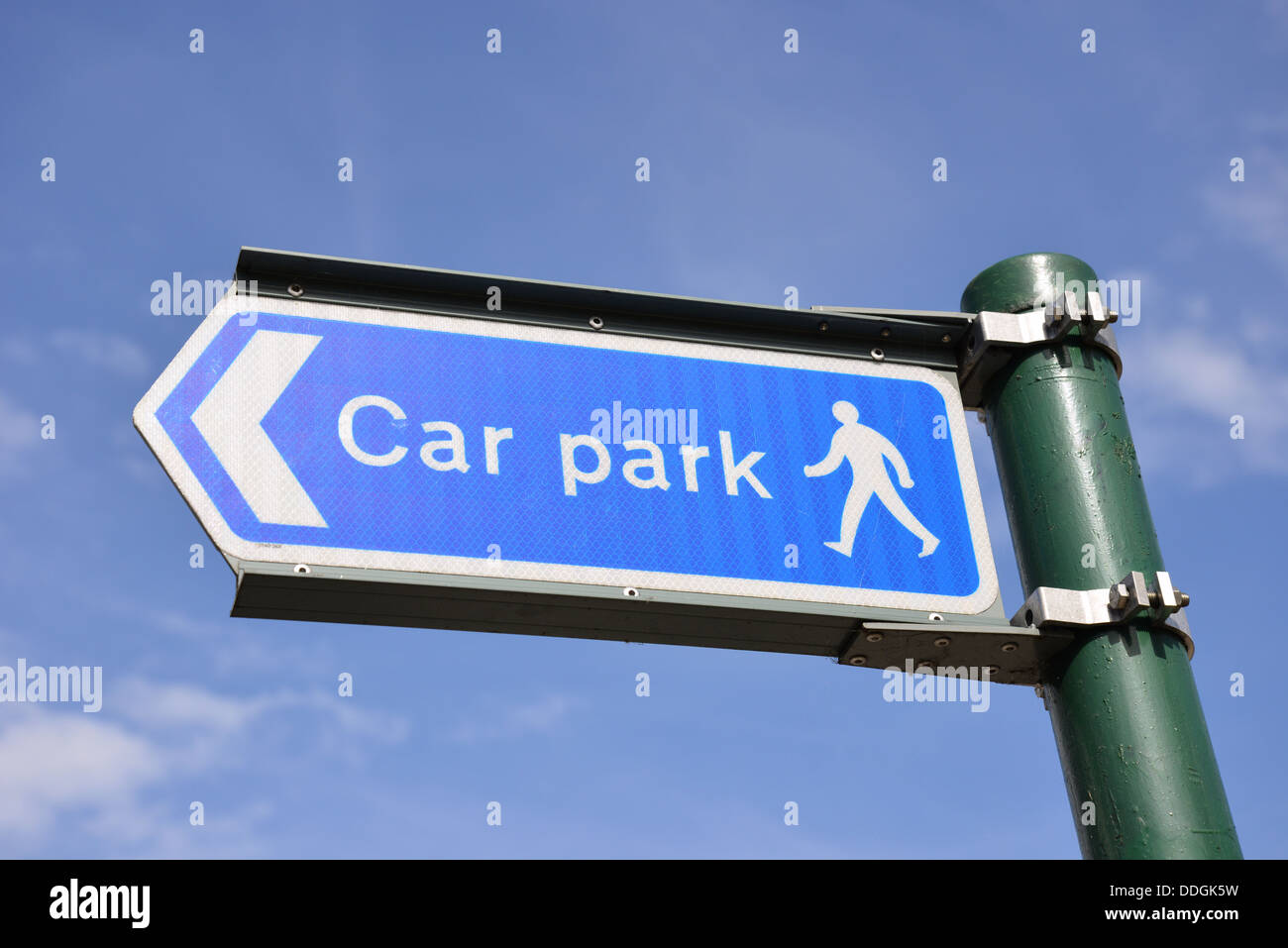 Parking sign, Chobham Road, Sunningdale, Berkshire, Angleterre, Royaume-Uni Banque D'Images