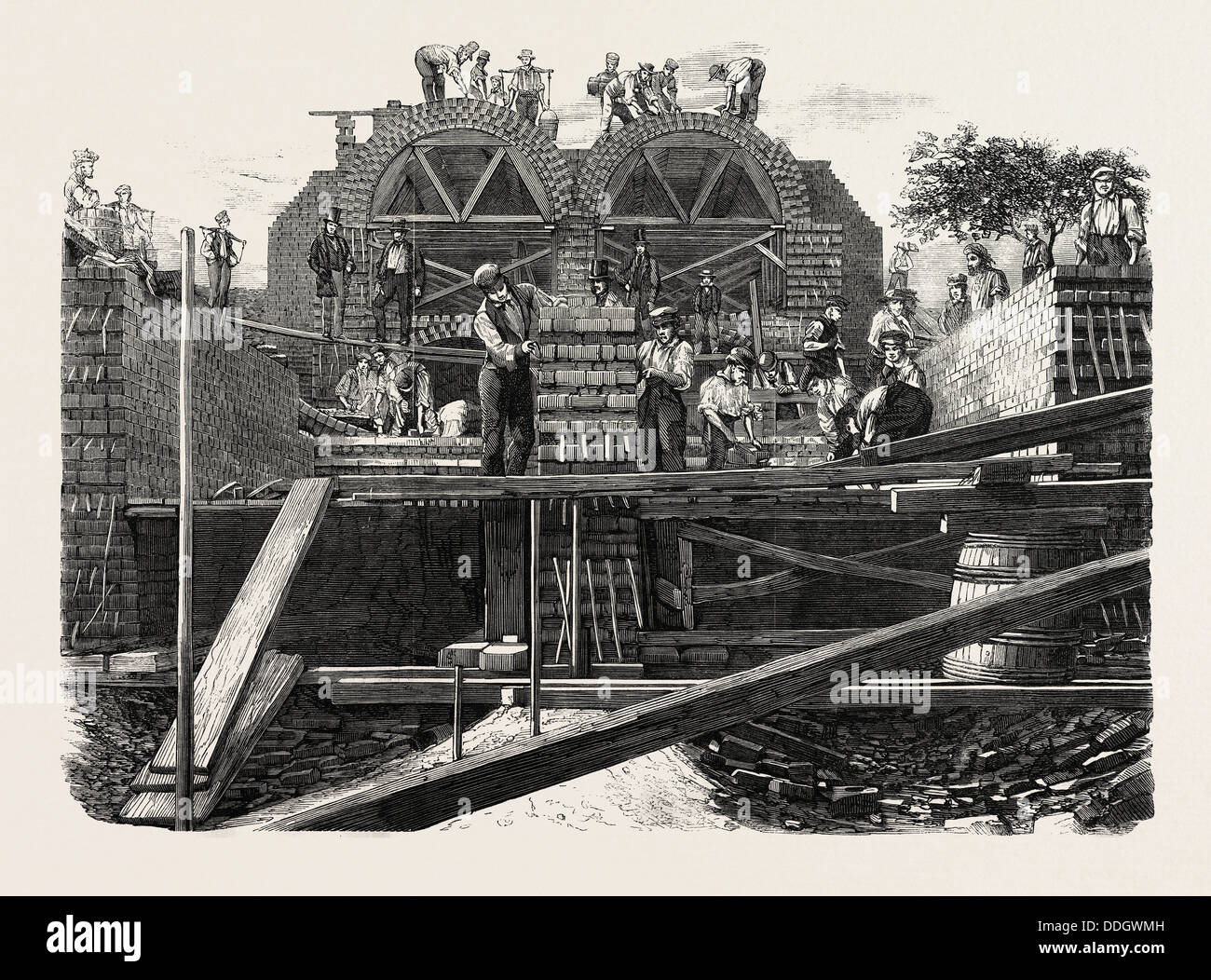 Le drainage principal de la métropole. Coupe DES TUNNELS DE WICK LANE, PRÈS DE OLD FORD, BOW, à l'Ouest, Royaume-Uni, 1859 Banque D'Images