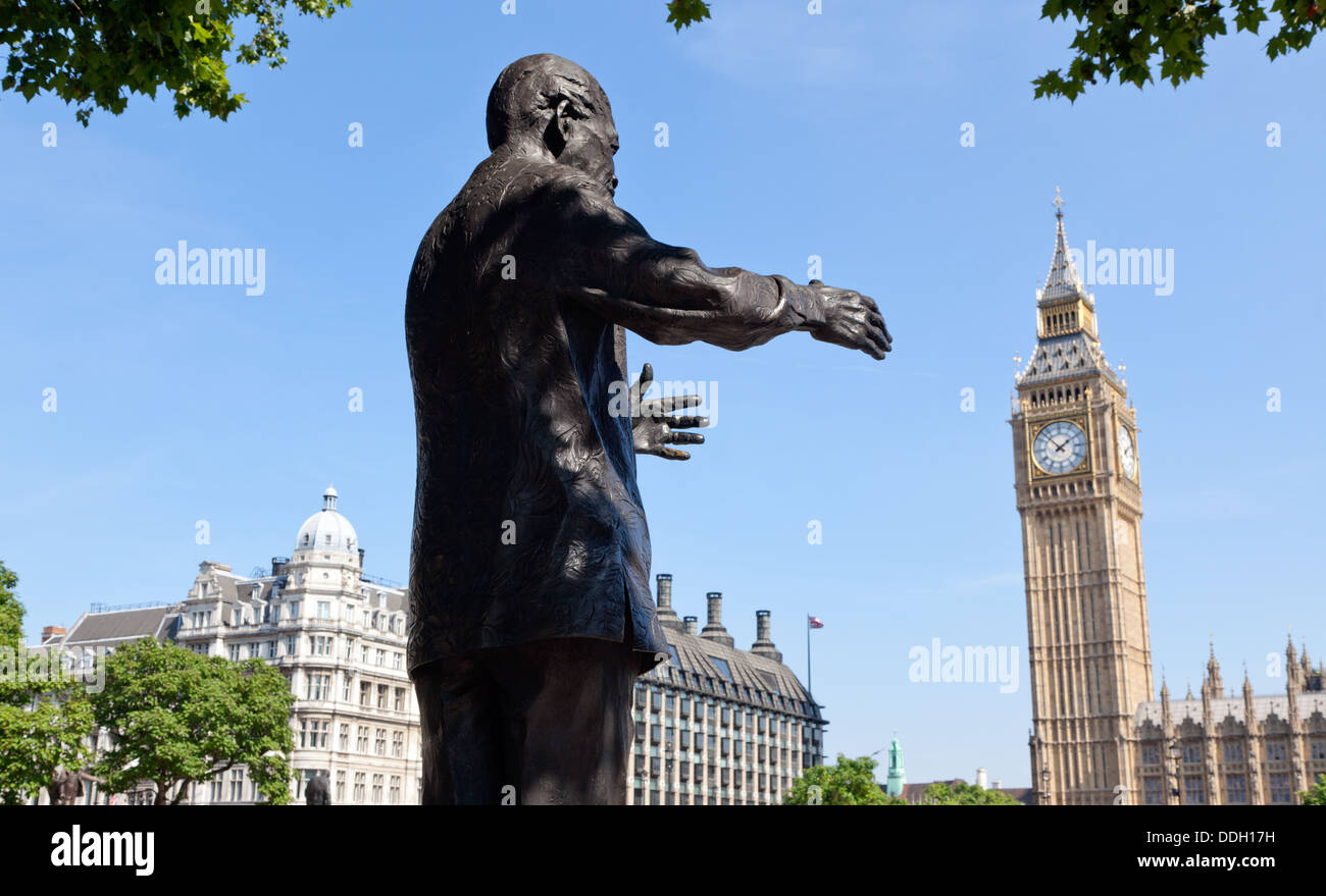 Nelson mandela statue london Banque de photographies et d’images à