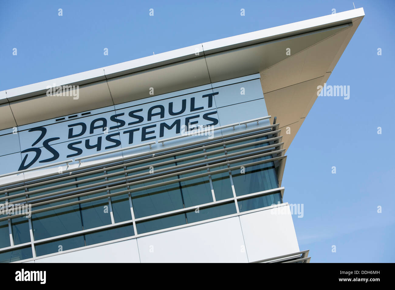 Un immeuble de bureaux occupés par l'entrepreneur de défense Dassault Systèmes. Banque D'Images