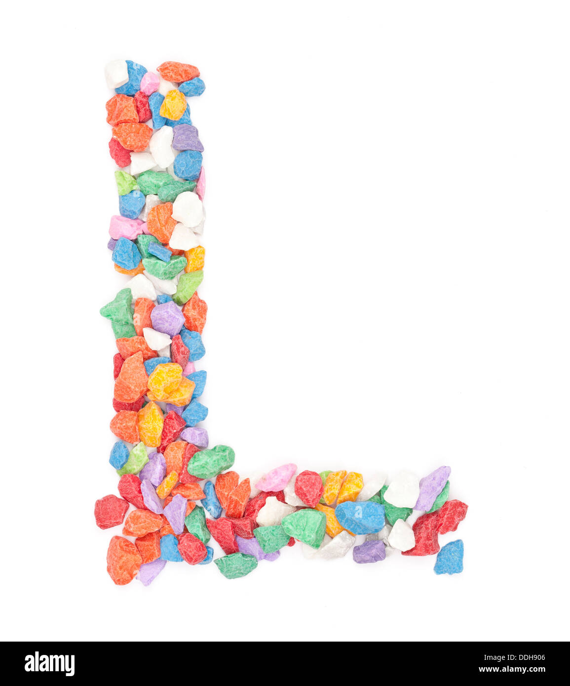 L'alphabet de gravier colorés sur fond blanc. Banque D'Images