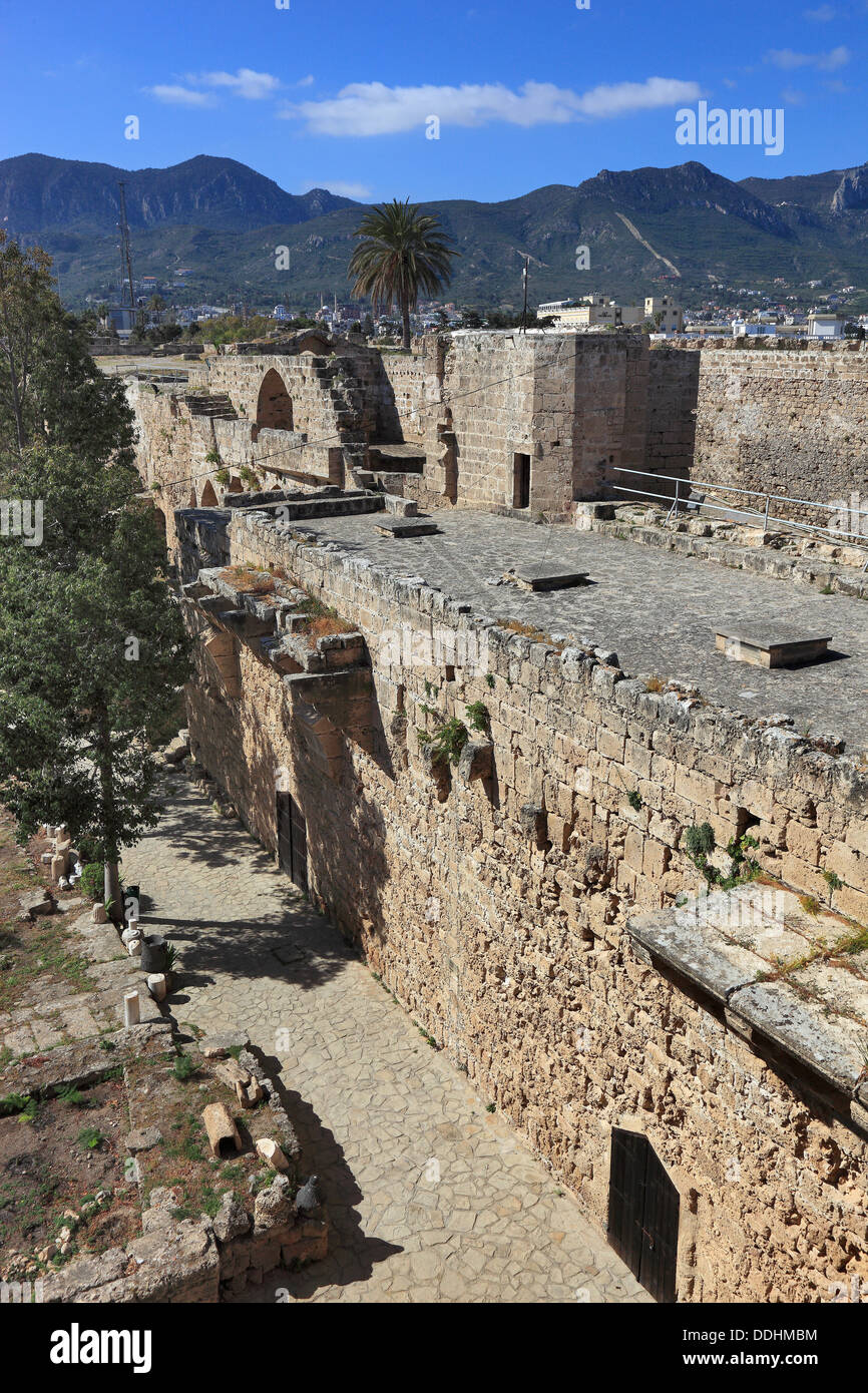 Girne Kyrenia,,est une ville sur la côte nord de Chypre, cour du château Banque D'Images