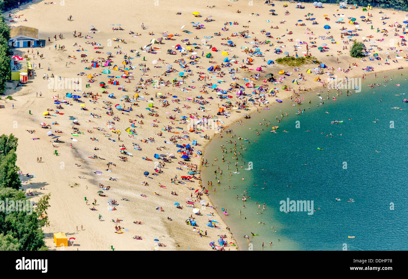 Vue aérienne, plage de sable à lac Silbersee II avec les gens nager et bronzer Banque D'Images