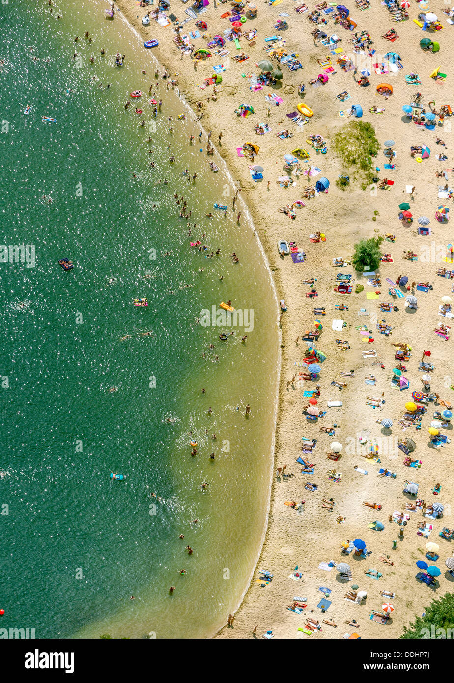 Vue aérienne, plage de sable à lac Silbersee II avec les gens nager et bronzer Banque D'Images