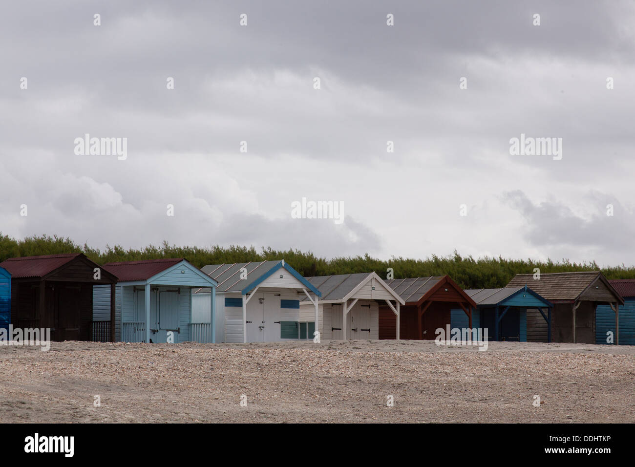 Cabines de plage sur la plage de West Wittering, West Sussex, Angleterre, Royaume-Uni. Banque D'Images