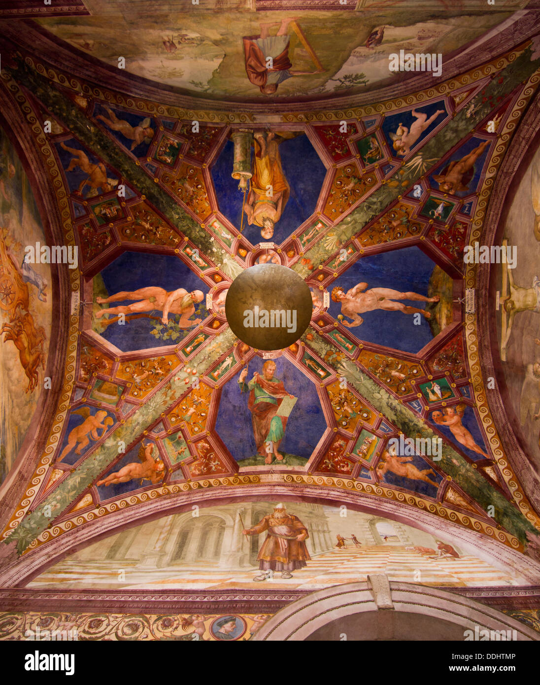 Plafond fresque de Giovanni da Spoleto, 16e siècle insdie la cathédrale de Spoleto en Ombrie Italie Banque D'Images