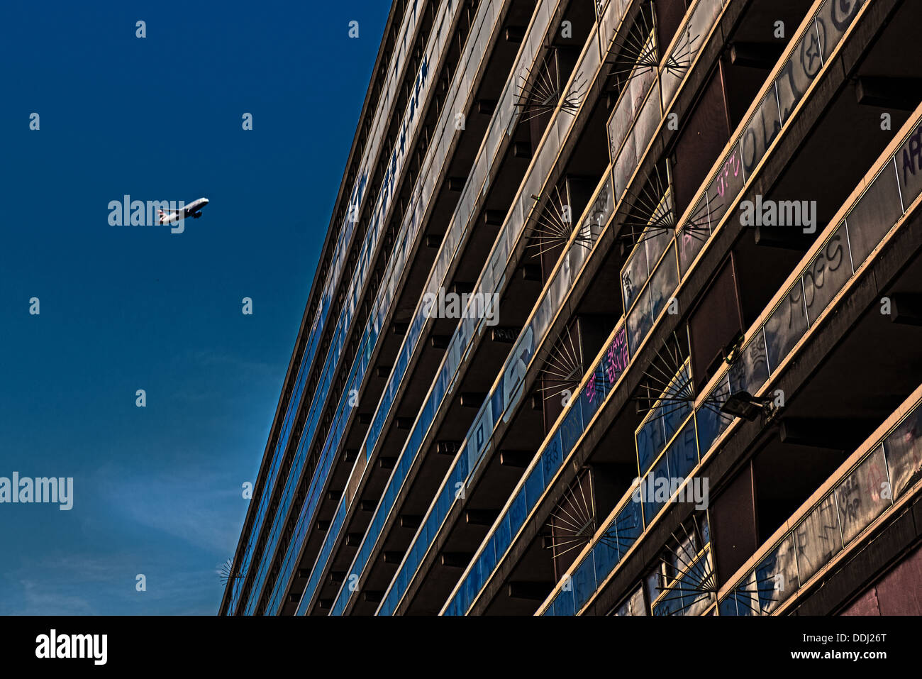 Le Heygate Estate est situé dans la région de Walworth, Southwark, et le sud de Londres. Le domaine est actuellement en cours de démolition. Banque D'Images