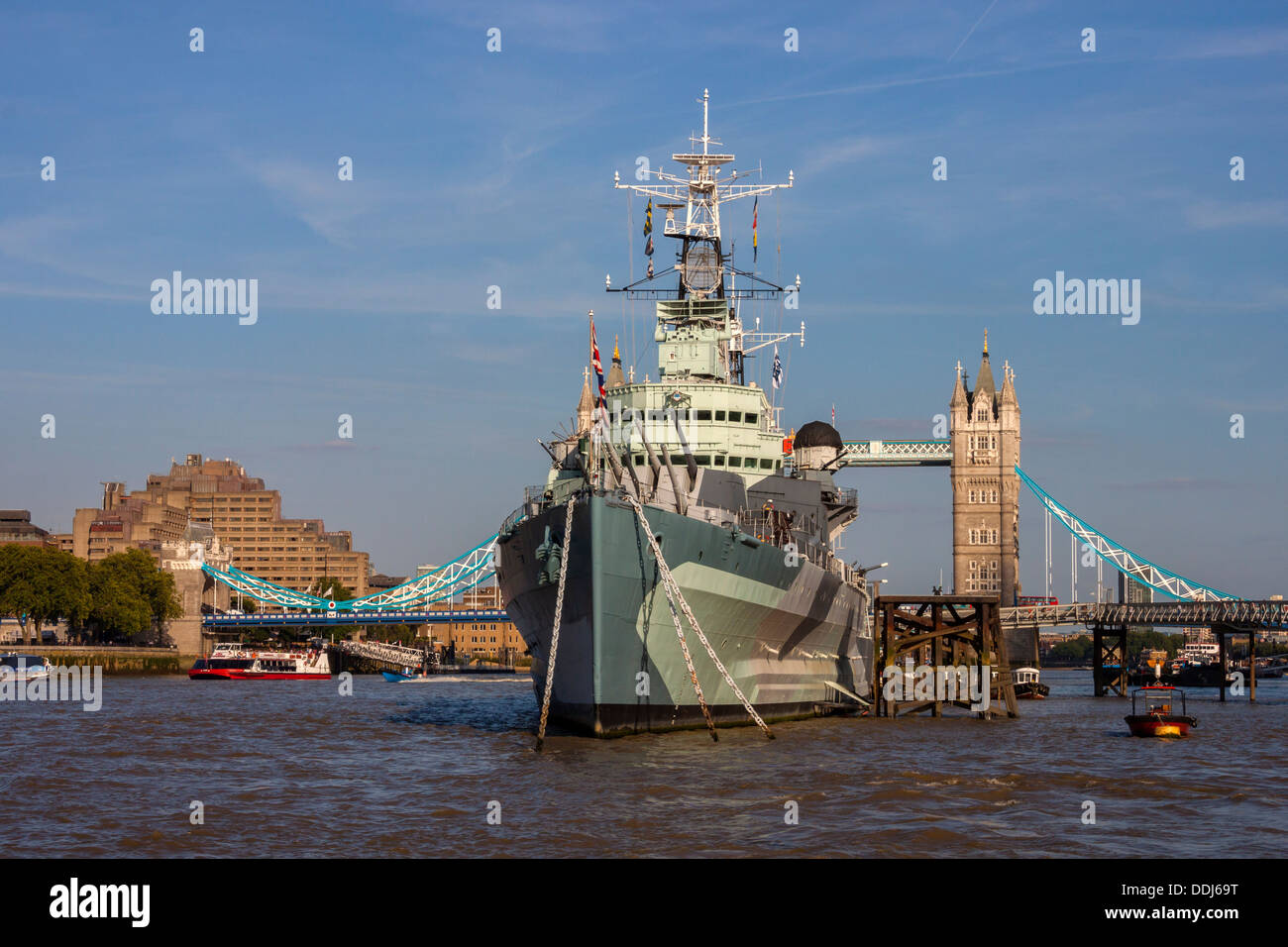 Le HMS Belfast et le Tower Bridge, Londres Banque D'Images