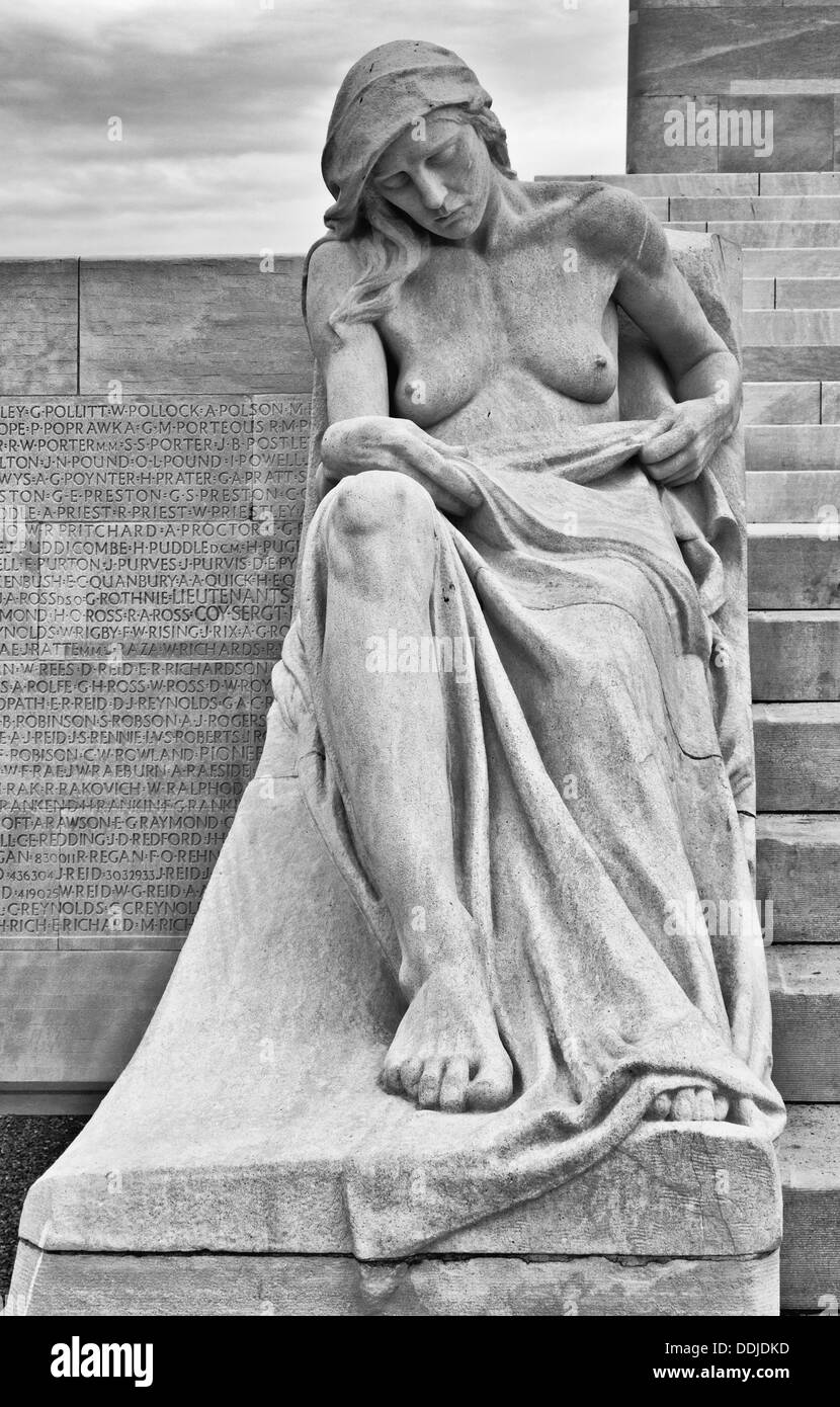 La sculpture sur pierre à la crête de Vimy , canadien , War Memorial , France Banque D'Images
