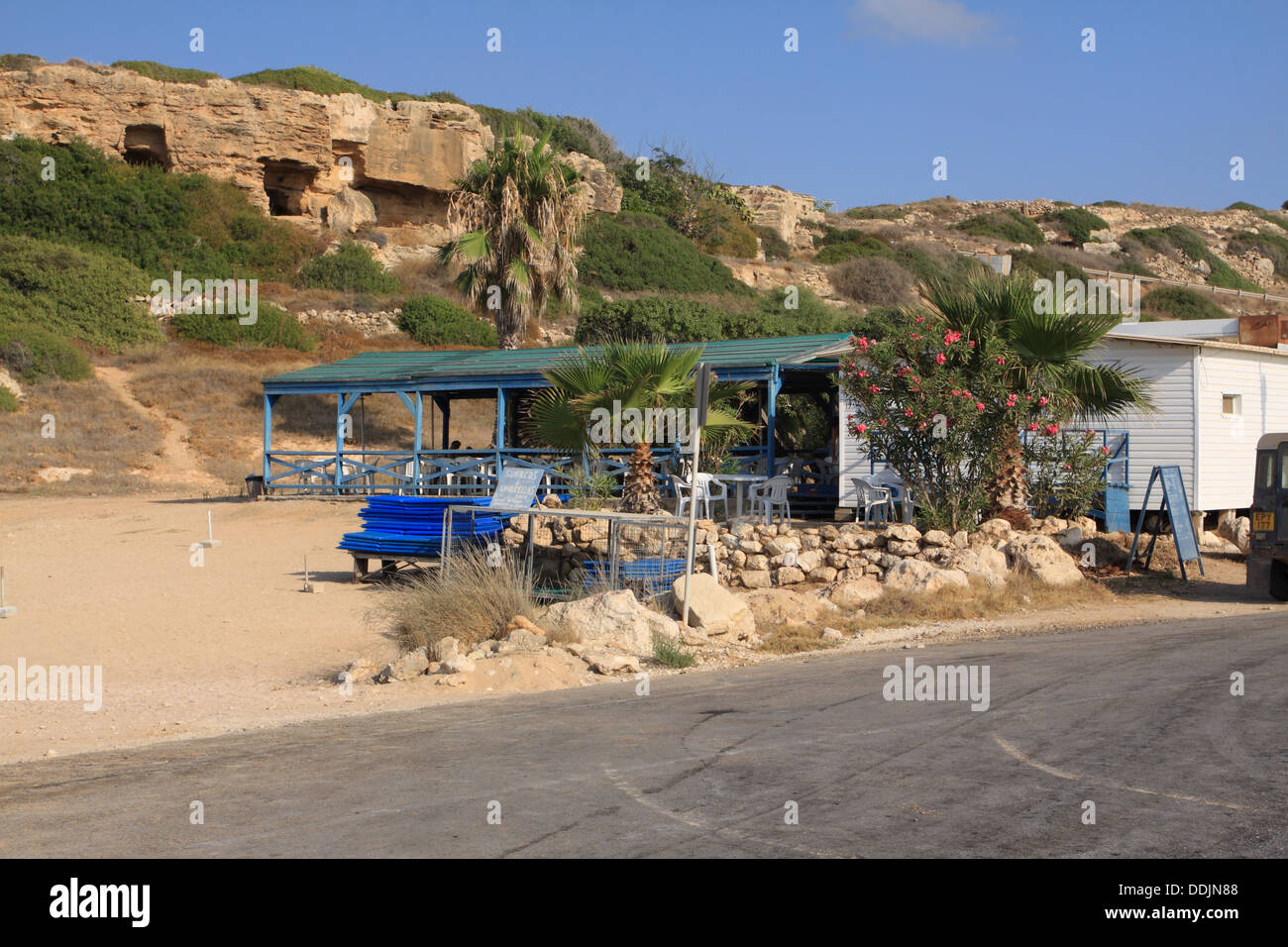 Café/snack-bar du port d'Agios Georgios, Chypre, Europe Banque D'Images