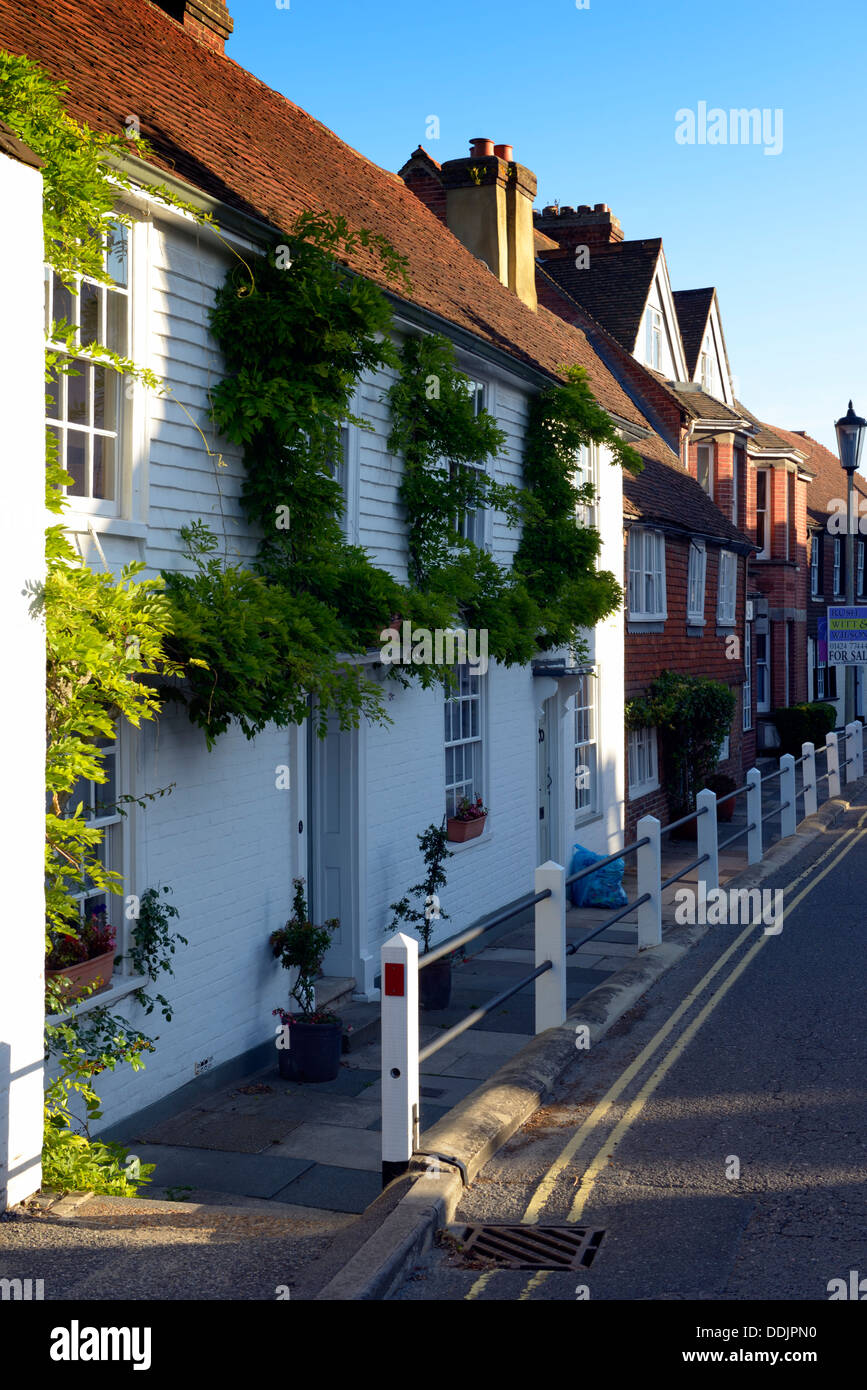 Chalets sur Mount Street dans le village de Battle, East Sussex, UK Banque D'Images