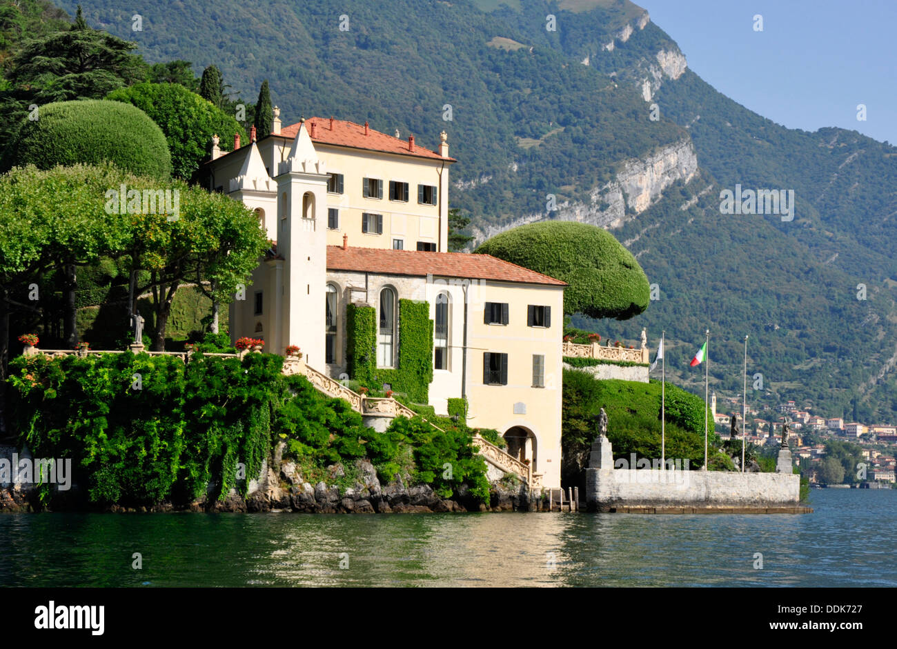 Italie Lac de Côme - Lenno - Villa del Balbianello - 18 100 - célèbre pour ses beaux jardins et romantique au bord du lac Banque D'Images