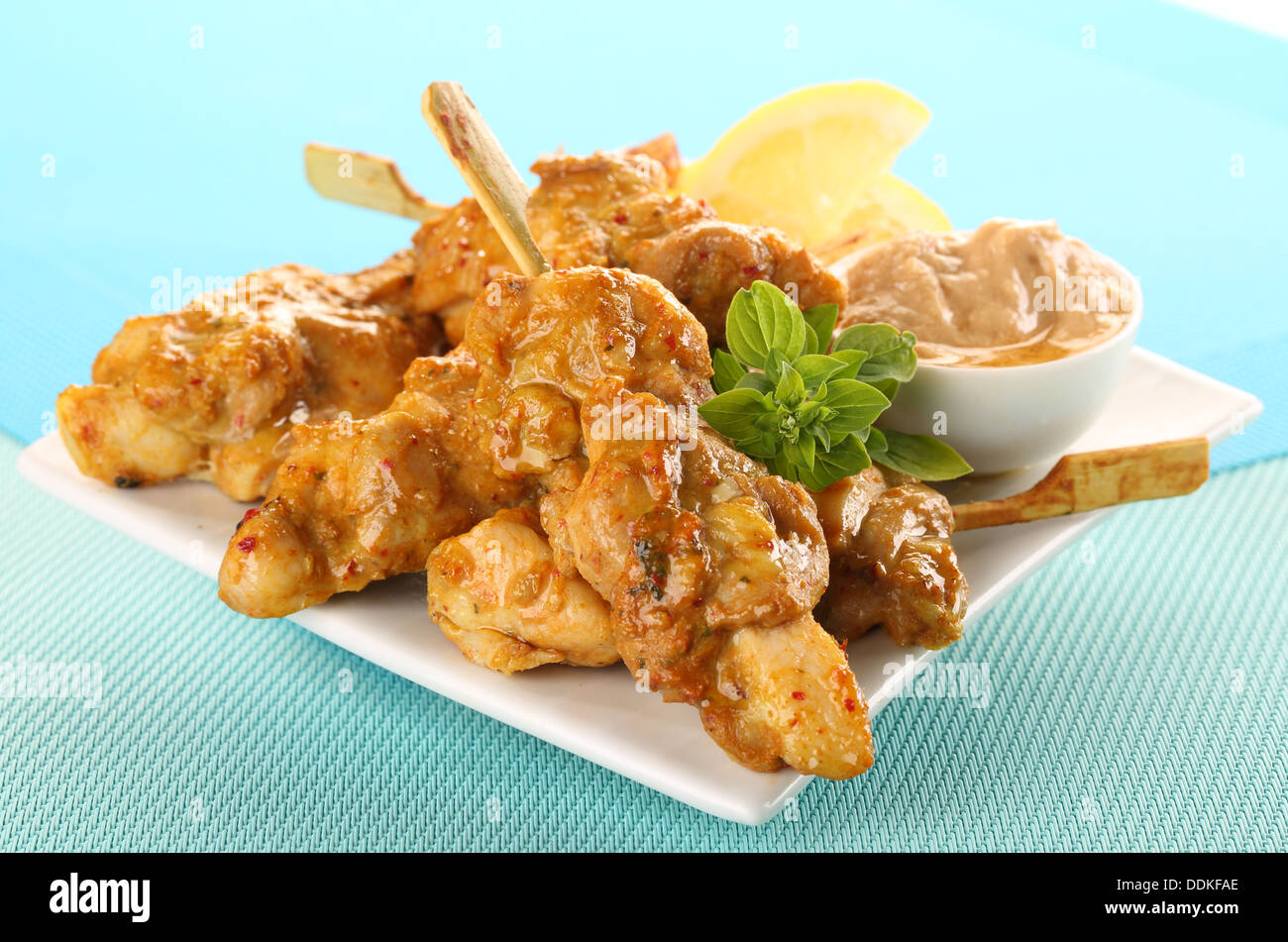 Brochettes de poulet satay thaï / Banque D'Images