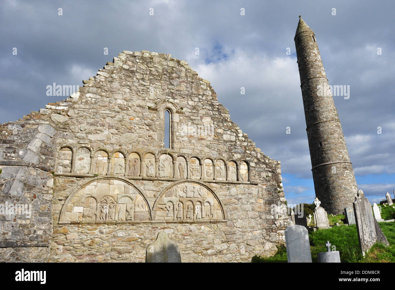 Ardmore est l'un des plus pittoresques sites du patrimoine de l'Irlande. Ardmore vient d'Ard Mór sens la grande hauteur Banque D'Images