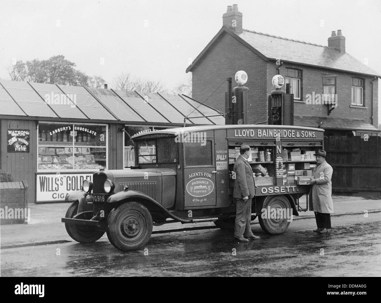 Confiserie Mobile shop, un 1932 Bedford 30cwt WS camion, (c1932 ?). Artiste : Inconnu. Banque D'Images