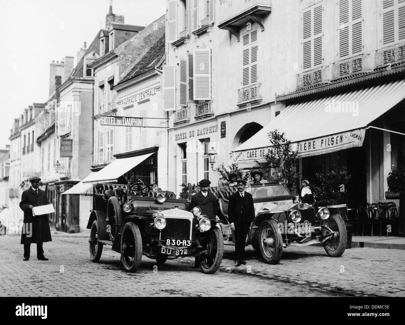 1909 Daimler et Rolls-Royce Silver 1908 Rogue, France, octobre 1908. Artiste : Inconnu Banque D'Images