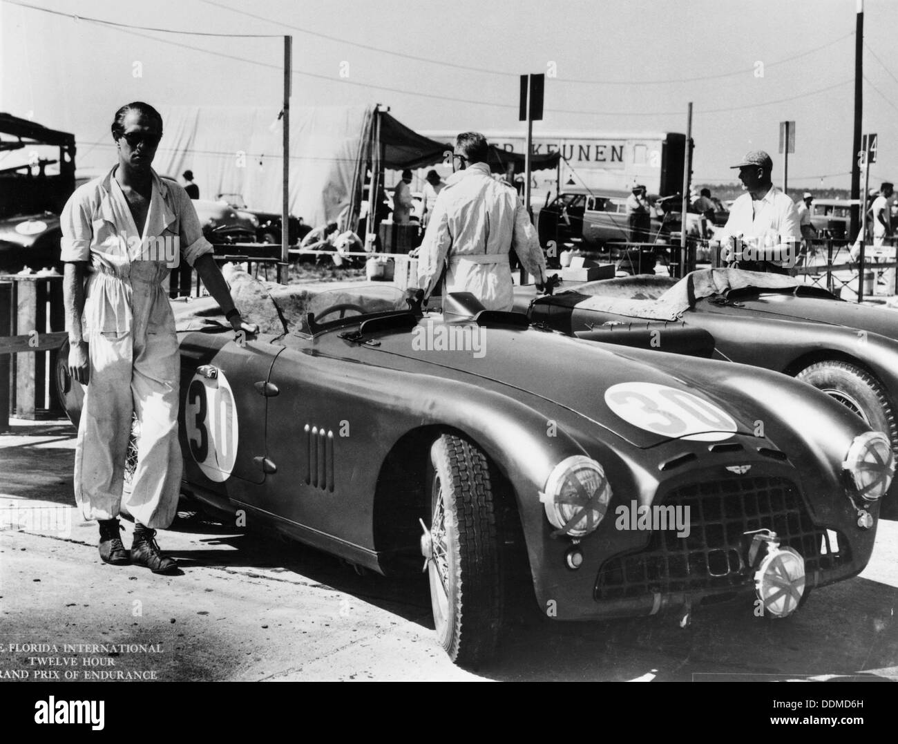 Peter Collins avec une Aston Martin, Sebring, Floride, USA, 1950. Artiste : Inconnu Banque D'Images