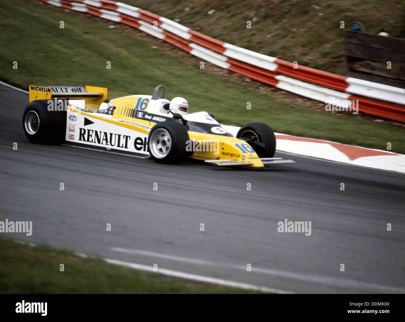 René Arnoux course une Renault RE20, British Grand Prix, Brands Hatch, 1980. Artiste : Inconnu Banque D'Images