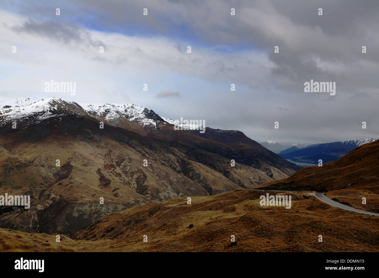 Les montagnes enneigées de l'île du Sud Banque D'Images