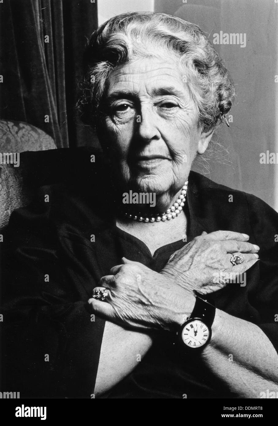Agatha Christie (1890-1976), écrivain britannique. Artiste : Inconnu Banque D'Images