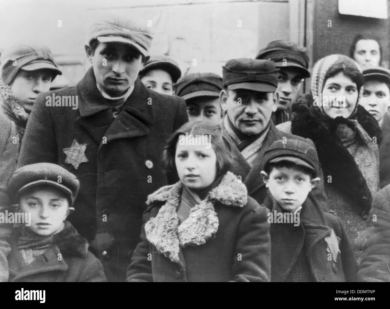 Les Juifs Portant L toile De David D insignes Ghetto De Lodz Pologne 