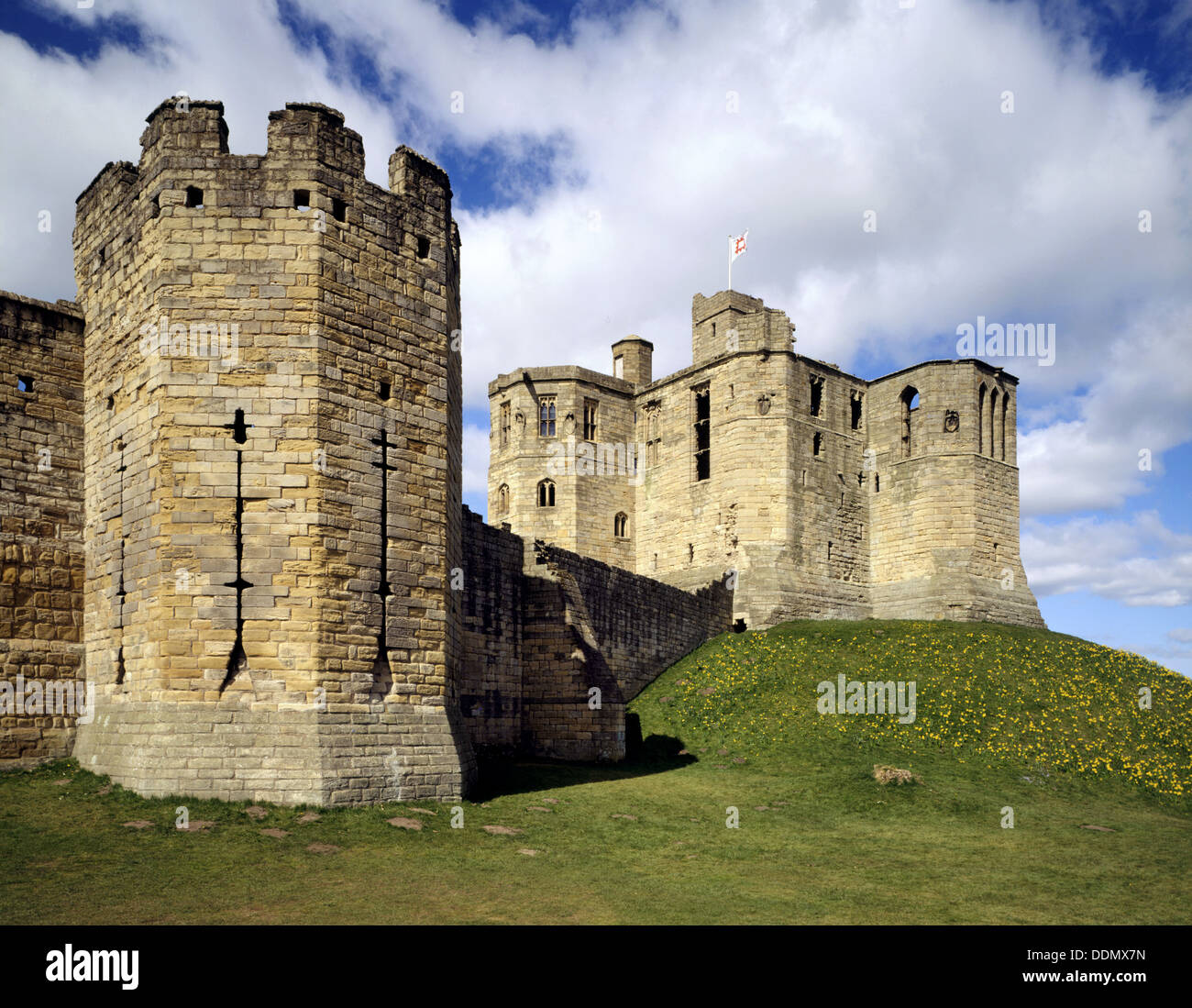 Queue de la jument grise et le garder, Château de Warkworth, Northumberland, 1994. Artiste : J Bailey Banque D'Images