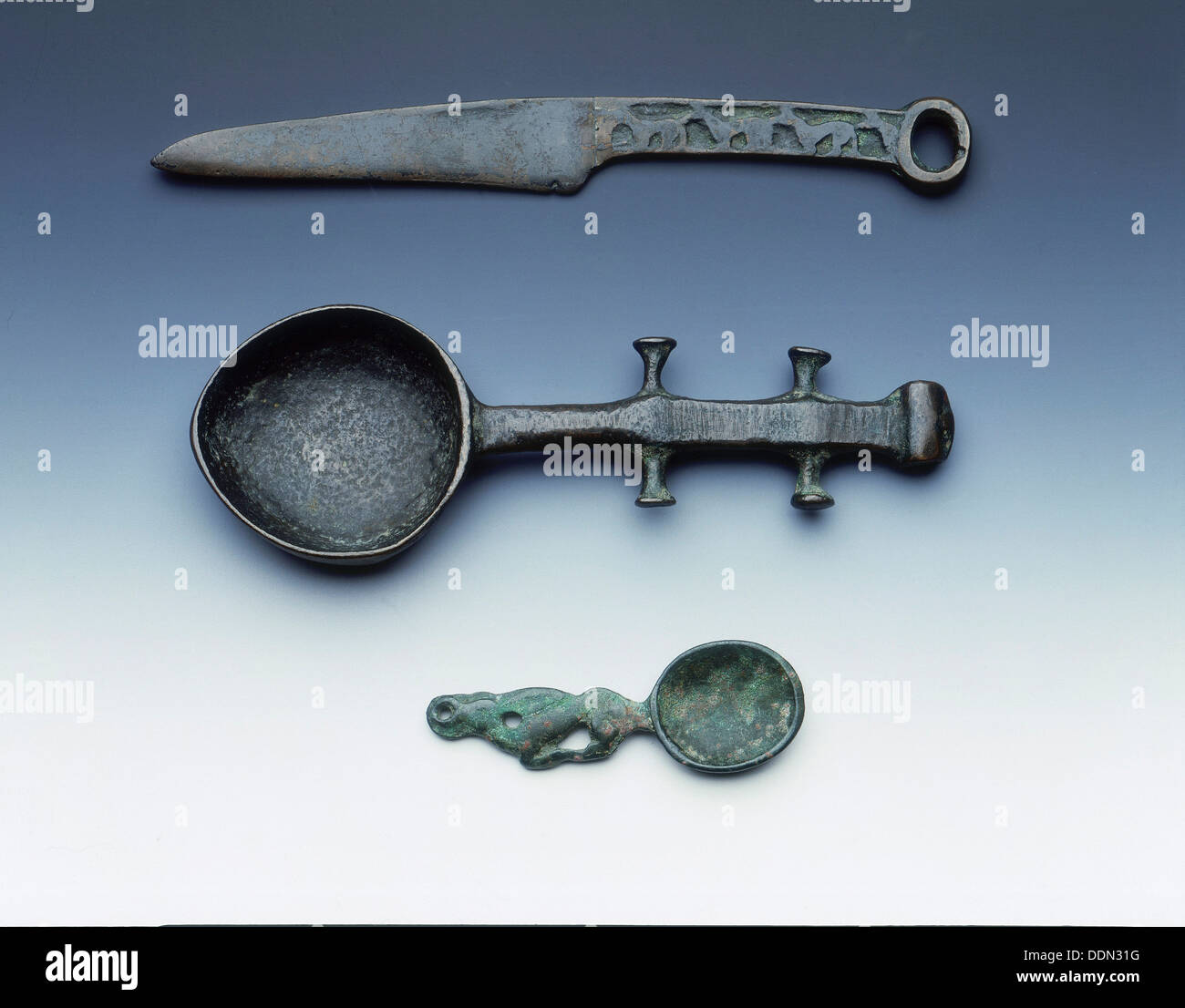 Trois bronzes Ordos, dynastie Zhou, Chine orientale, 7e-5e siècle avant J.-C.. Artiste : Inconnu Banque D'Images