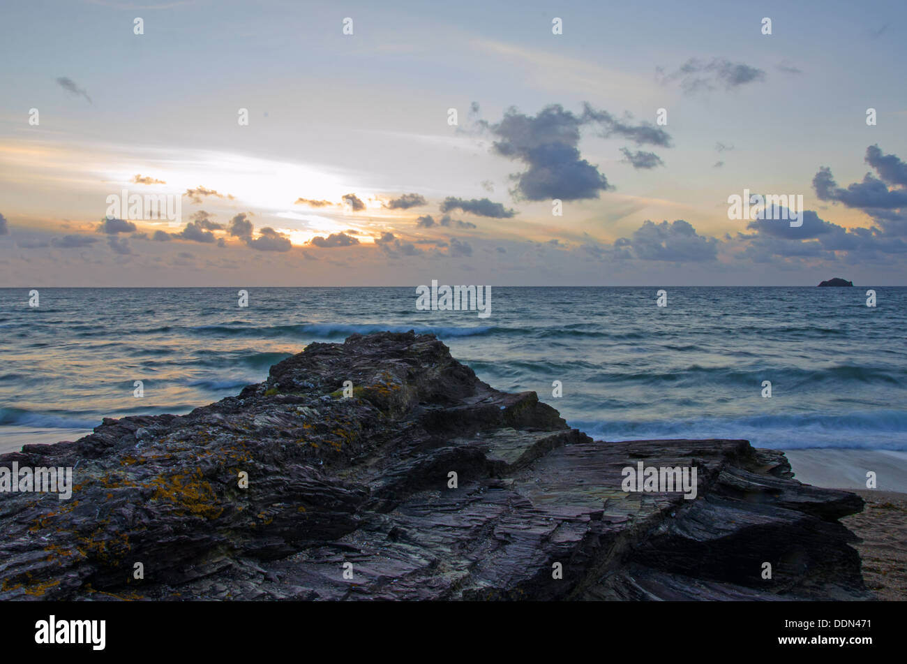 Cornish crépuscule seascape, North Cornwall. Banque D'Images