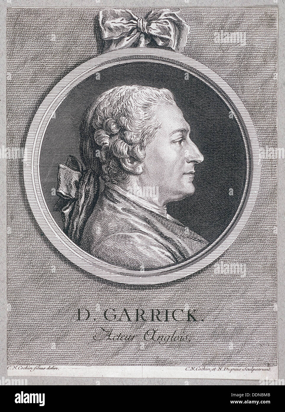 Portrait ovale de l'acteur David Garrick portant une perruque courte, avec son surround, c1780. Artiste : Charles Nicolas Cochin Banque D'Images Portrait ovale de l'acteur David Garrick portant une perruque courte, avec son surround, c1780. Artiste : Charles Nicolas Cochin Banque D'Images