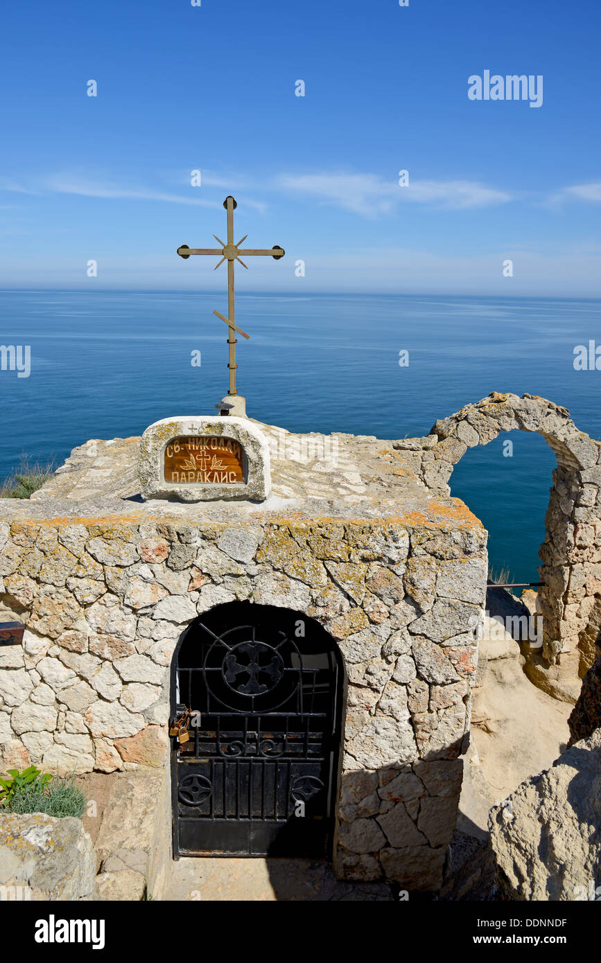 Chapelle de Saint Nicholas à cap Kaliakra en Bulgarie Banque D'Images