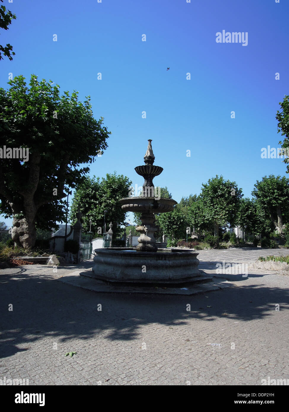 Une fontaine à Porto Portugal Banque D'Images