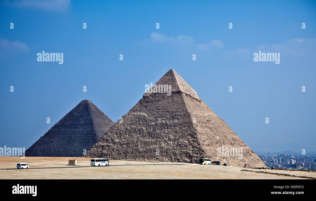 Pyramide de Khafré et la grande pyramide de Chéops, Le Caire, Égypte - Octobre 2011 Banque D'Images