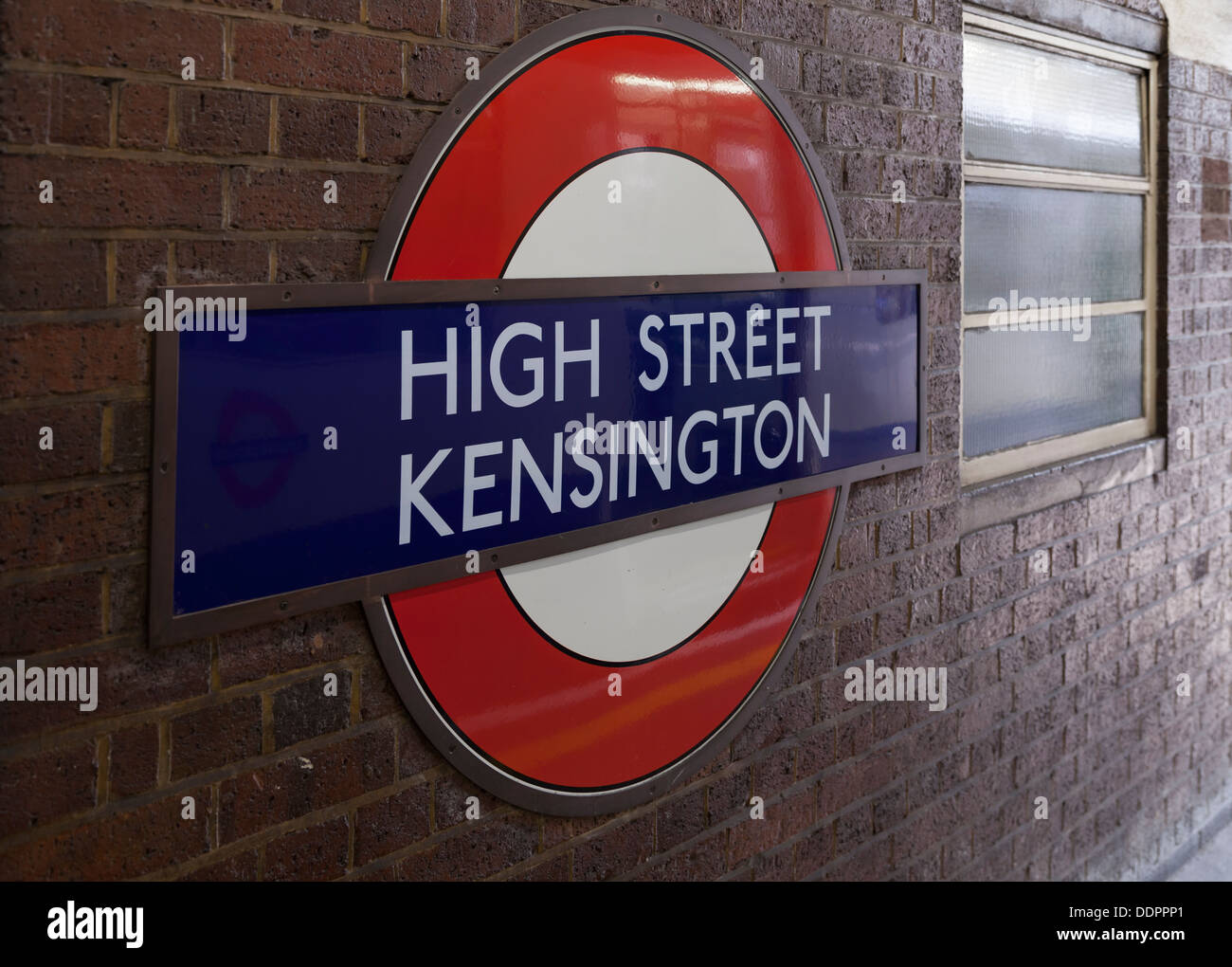 High Street Kensington station de métro de Londres, Angleterre signe Banque D'Images