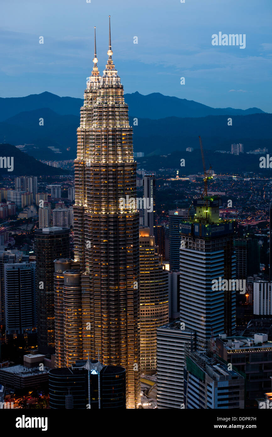 Tours Petronas à Kuala Lumpur, nuit Banque D'Images