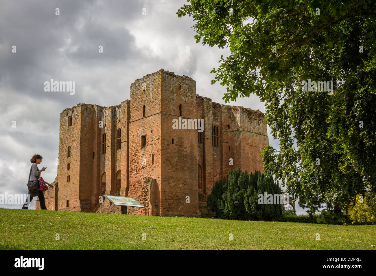 Les ruines de la Norman garder au château de Kenilworth dans Warwickshire, en Angleterre. Banque D'Images